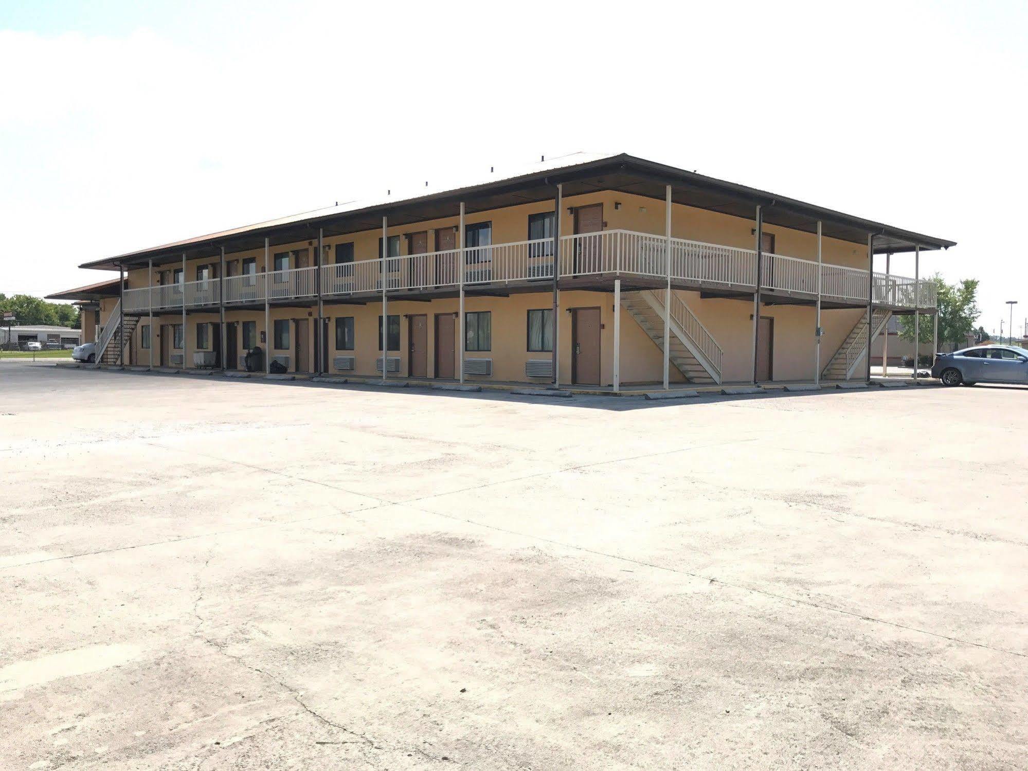 Motor Inns Of America Madisonville ภายนอก รูปภาพ